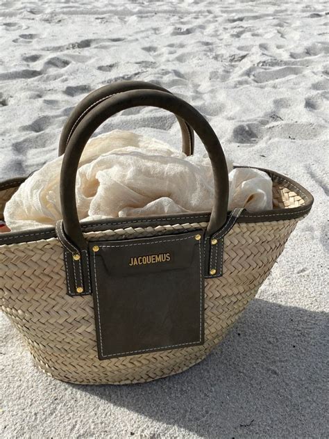 jacquemus beach bag.